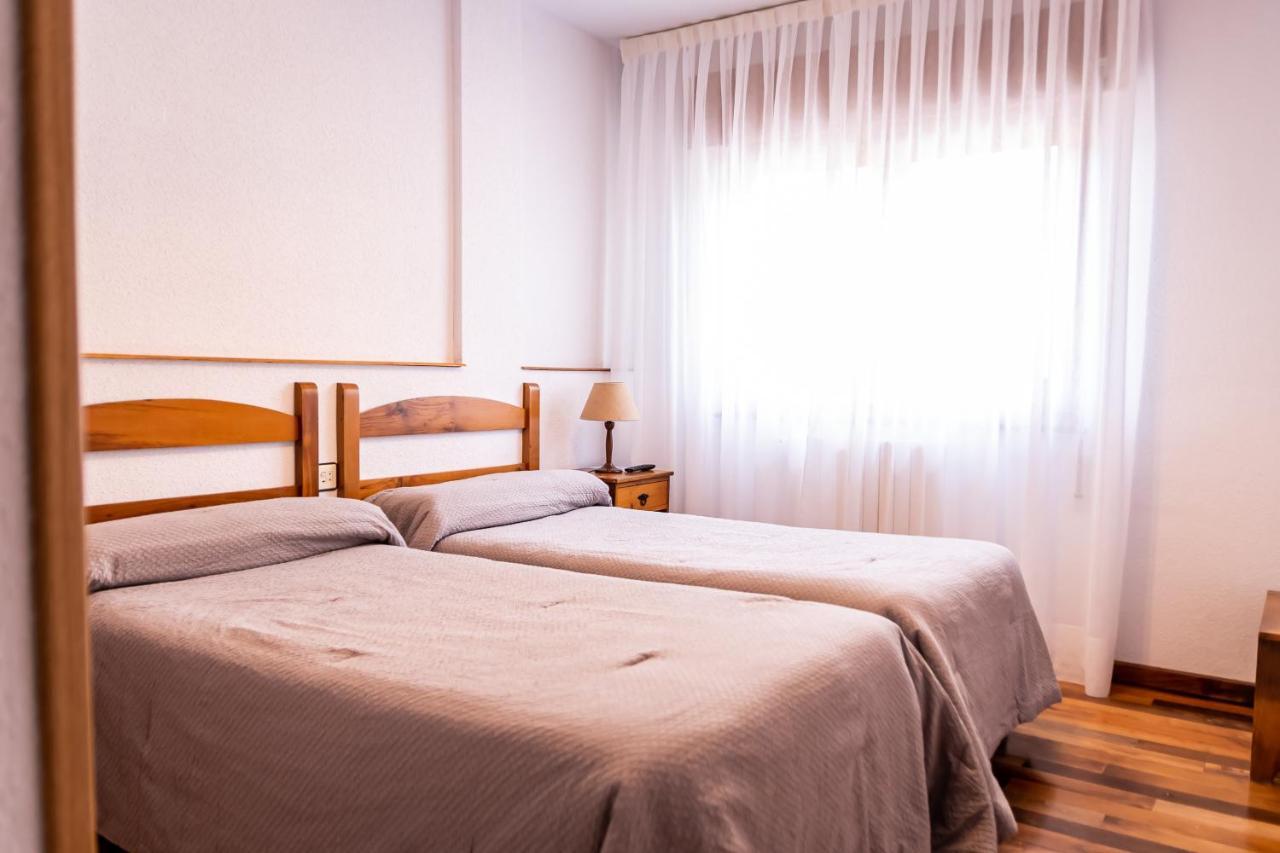 Hostal Restaurante Ventasierra Valdore Екстер'єр фото