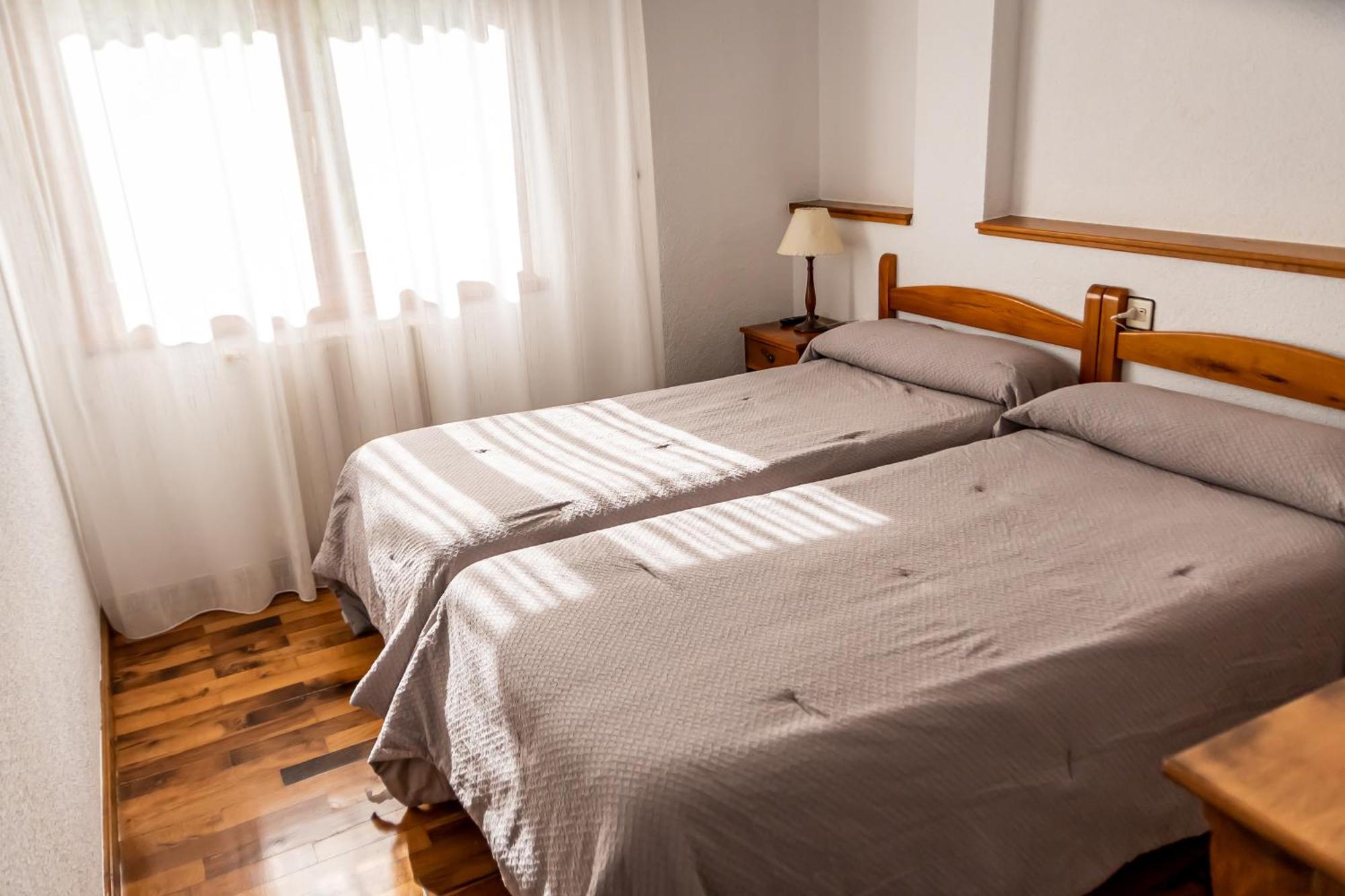 Hostal Restaurante Ventasierra Valdore Екстер'єр фото